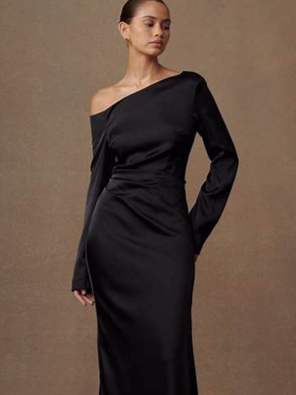 MESHKI Women‎ S / 4 Avery Black Satin Asymmetrical Long Sleeve Maxi Formal Dress